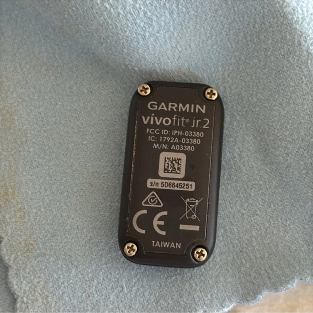 Garmin Kids Activity Tracker - Colorful Pattern - Picture 5 of 11